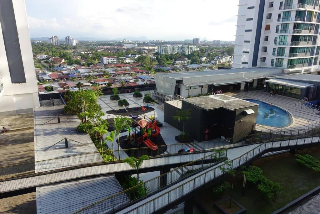 8Pax Cozy Home Stay Jazz Suites 1 Vivacity Kuching Sarawak 3Br מראה חיצוני תמונה