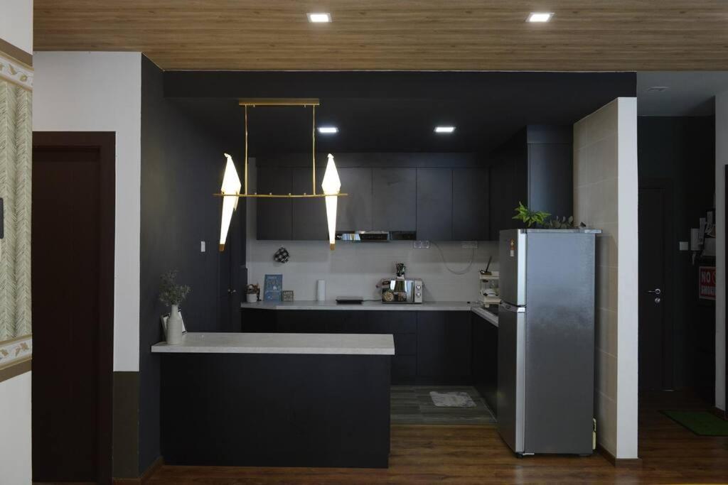 8Pax Cozy Home Stay Jazz Suites 1 Vivacity Kuching Sarawak 3Br מראה חיצוני תמונה